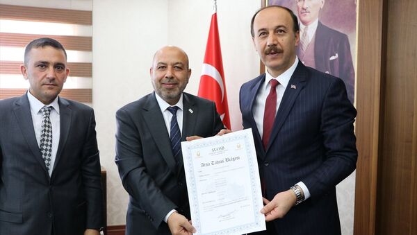 Gaziantep SİAD Yönetim Kurulu Başkanı Khaled Bablli ile Şanlıurfa Valisi Abdullah Erin - Sputnik Türkiye