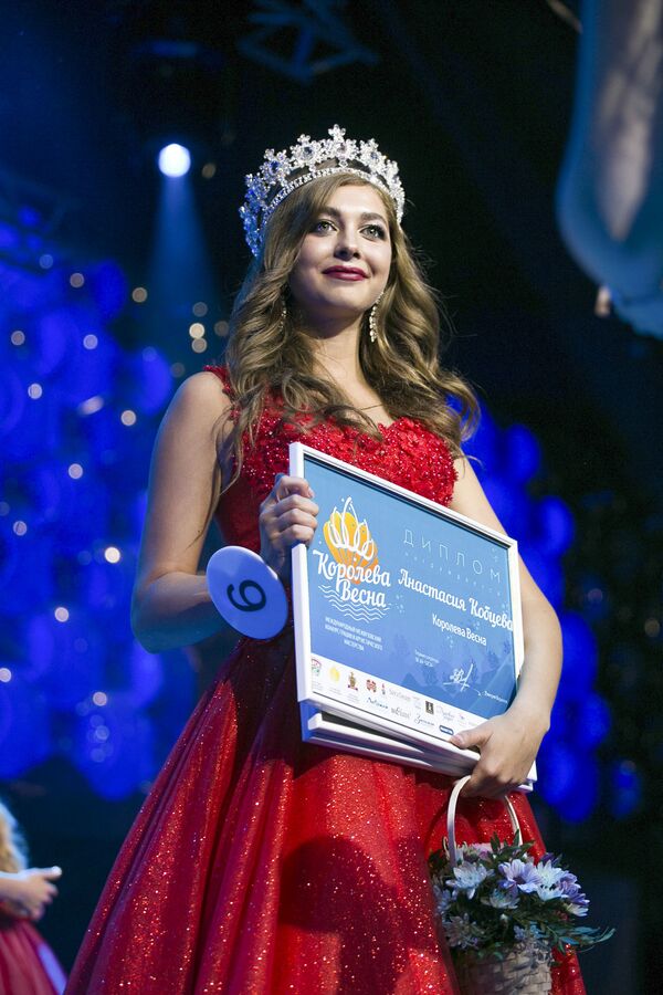 Belarus'taki  2018 Bahar Kraliçesi Güzellik Yarışması - Sputnik Türkiye