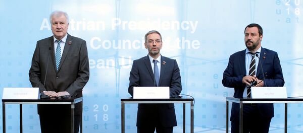 Almanya İçişleri Bakanı Horst Seehofer, İtalya İçişleri Bakanı Matteo Salvini ve Avusturya İçişleri Bakanı Herbert Kickl - Sputnik Türkiye