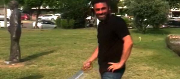 Adana'da Atatürk büstüne saldırı - Sputnik Türkiye