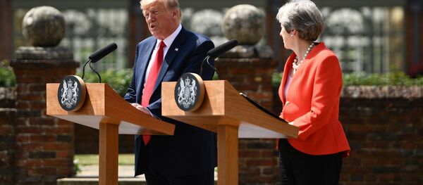 ABD Başkanı Donald Trump ve İngiltere Başbakanı Theresa May - Sputnik Türkiye