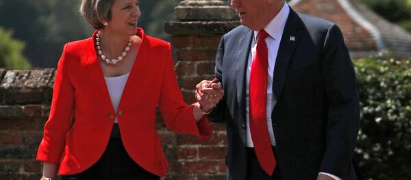 İngiltere Başbakanı Theresa May- ABD Başkanı Donald Trump - Sputnik Türkiye