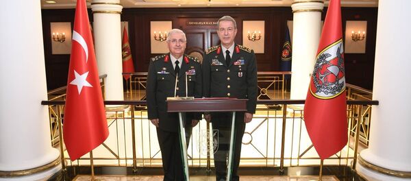 Millî Savunma Bakanlığına atanan Orgeneral Hulusi Akar ve Orgeneral Yaşar Güler - Sputnik Türkiye