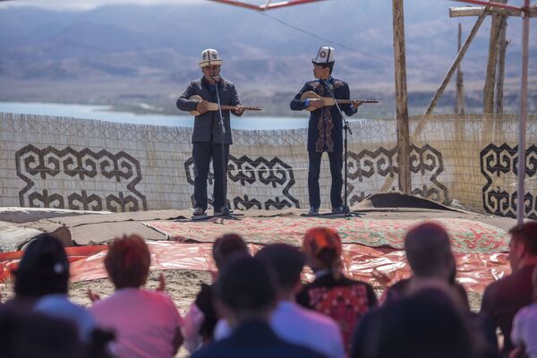 Kırgızistan'da Issık Göl kenarında etnik festival - Sputnik Türkiye