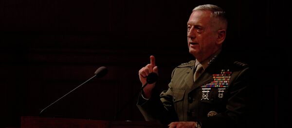 Gen. James Mattis, the head of U.S. Central Command, takes questions after delivering a lecture to the London think tank Policy Exchange in London, Tuesday, Feb. 1, 2011. - Sputnik Türkiye