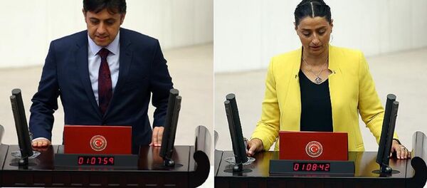 HDP Batman milletvekilleri Mehmet Rüştü Tiryaki ve Feleknas Uca HDP Batman milletvekilleri Mehmet Rüştü Tiryaki ve Feleknas Uca - Sputnik Türkiye