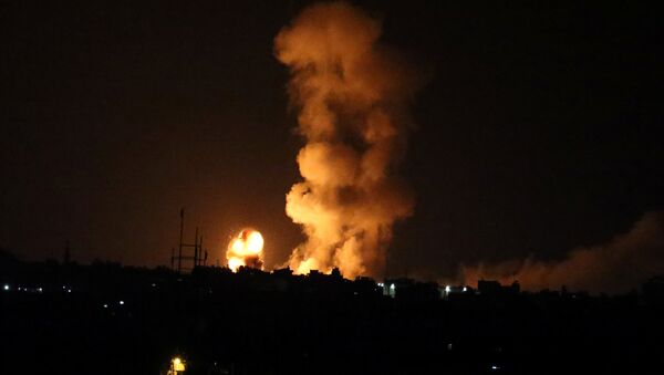 İsrail, askerlerine ateş açıldığı gerekçesiyle Gazze'ye geniş çaplı saldırı düzenledi - 20 Temmuz 2018 - Sputnik Türkiye