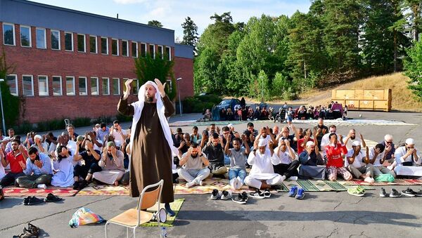 İsveç'te yaşayan Müslümanlar, uzun süredir devam eden kuraklık nedeniyle yağmur duasına çıktı - Sputnik Türkiye