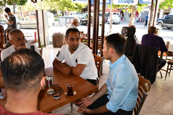 İsveç'te sağ Liberal Merkez Partisinden ilk defa birinci sırada milletvekili adayı gösterilen ilk Türk kökenli siyasetçi 35 yaşındaki Mikail Yüksel, yaptığı açıklamada, Kulu'da seçim çalışmalarına başladıklarını söyledi. - Sputnik Türkiye