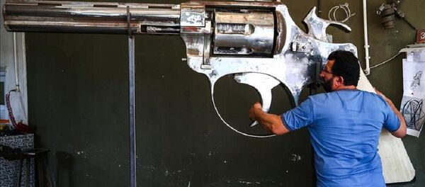 Karadenizli demir ustası: Küçük silah yapmak yasak olduğu için heykelini yaptım - Sputnik Türkiye