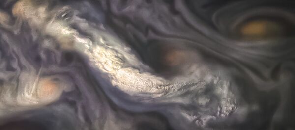 NASA, Jüpiter’deki sıra dışı bulutları gösterdi - Sputnik Türkiye