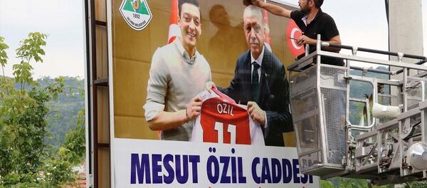 Mesut Özil'e memleketi Devrek'ten destek - Sputnik Türkiye