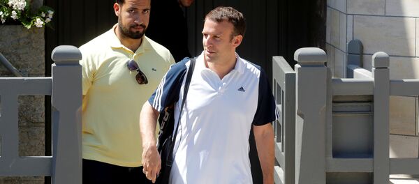 Fransa Cumhurbaşkanı Emmanuel Macron ve Alexandre Benalla - Sputnik Türkiye