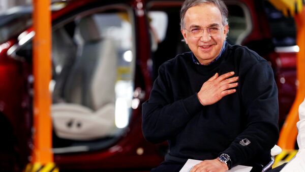 Sergio Marchionne, ABD'de Chrysler'ın hafif ticari aracı Pacifica'nın seri üretimine geçişini kutlama partisinde - Sputnik Türkiye