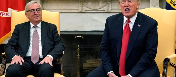 Donald Trump, 25 Temmuz 2018'de Beyaz Saray'da Jean-Claude Juncker'i ağırladı. - Sputnik Türkiye