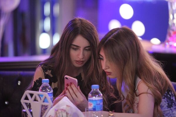 ​​Erbil'de sadece kadınların girebildiği restoran - Sputnik Türkiye