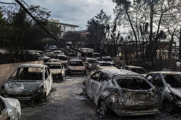 Yunanistan’ın Güney ve Doğu kısmında devam eden yangınlar, üke için son on yıl içinde en büyük yangın oldu. - Sputnik Türkiye