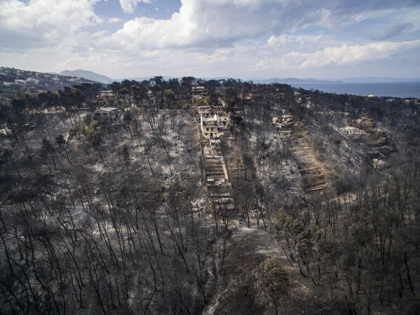 Yunanistan’da bulunan Mati köyü yangından sonra. - Sputnik Türkiye