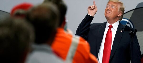 Donald Trump Granite City'de çeliş işçilerine seslendi. - Sputnik Türkiye