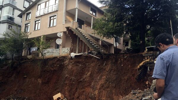 Sancaktepe'de çökme riski olan bina boşaltıldı - Sputnik Türkiye