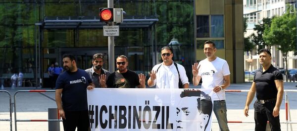 Almanya'da “Ben Özil’im” gösterisi - Sputnik Türkiye