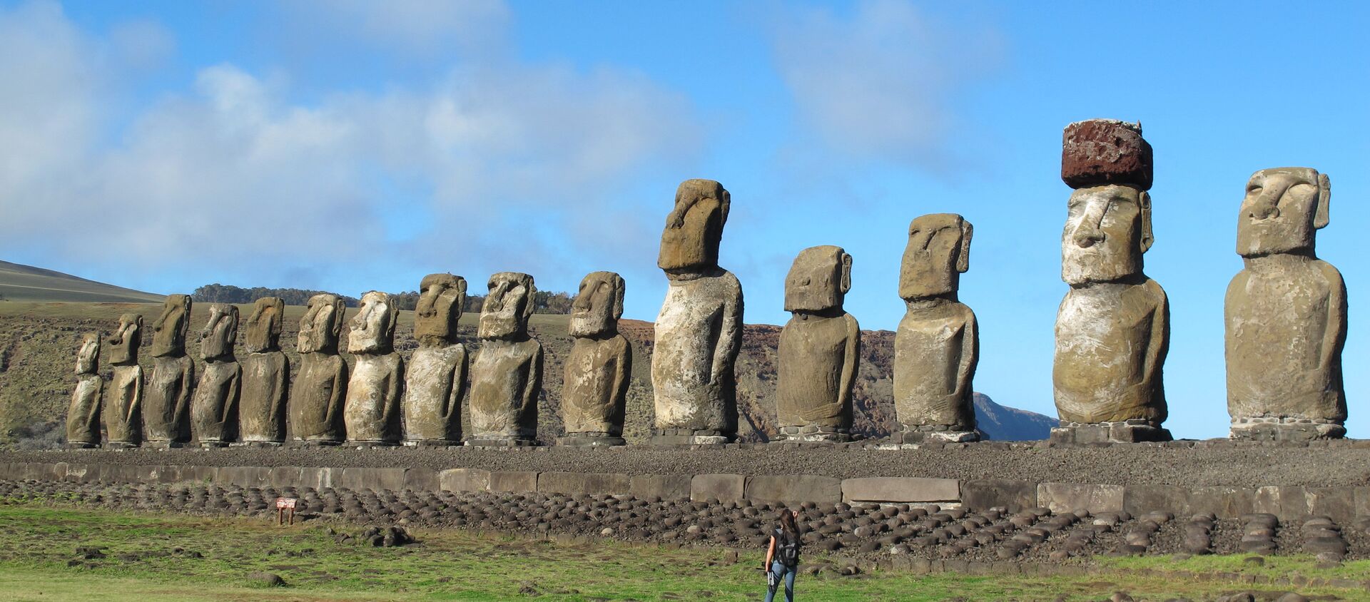 Paskalya Adası'ndaki Moai heykelleri - Sputnik Türkiye, 1920, 30.07.2018