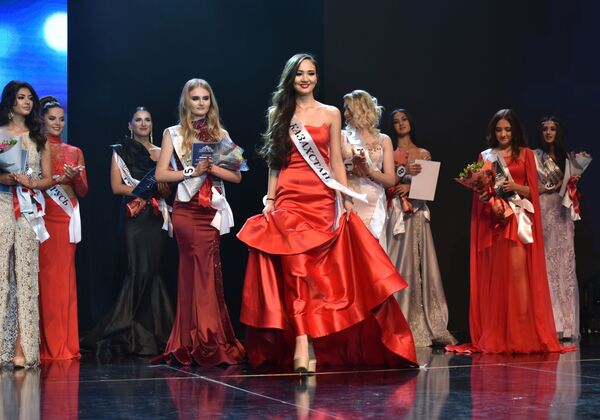  Miss CIS — 2018 güzellik yarışmasının katılımcılar. - Sputnik Türkiye