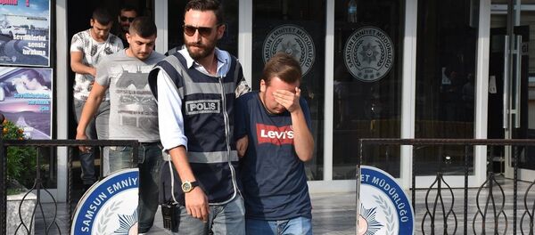 Drift yaparak ambulansı engelleyenler serbest - Sputnik Türkiye