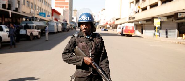Zimbabve polisi - Sputnik Türkiye
