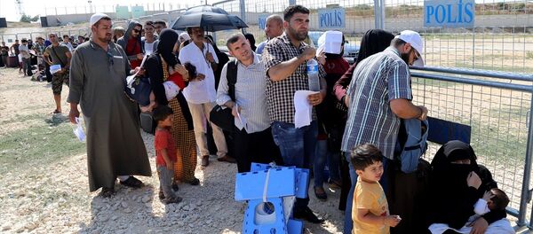 Suriyeliler bayram için ülkelerine gitmeye başladı - Sputnik Türkiye