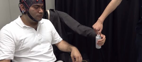 Japon bilim insanlarından zihin kontrolü ile çalışan 3. kol - Sputnik Türkiye