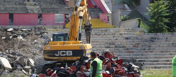 Eskişehir'de millet bahçesi için stadın yıkımına başlandı - Sputnik Türkiye
