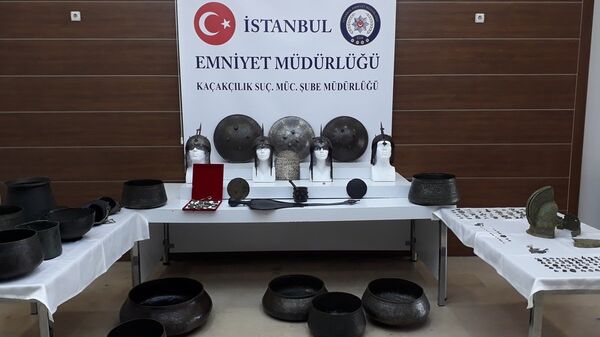 İstanbul'da tarihi eser operasyonu İstanbul'da tarihi eser operasyonu - Sputnik Türkiye