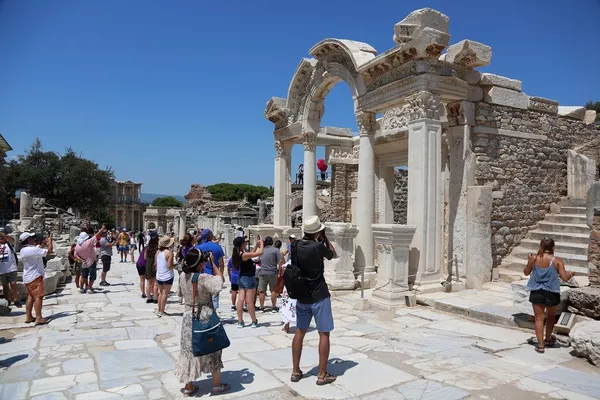 Antik Kent Efes’e turist akını - Sputnik Türkiye