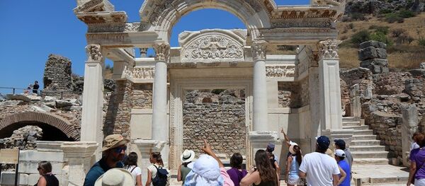 Antik Kent Efes’e turist akını - Sputnik Türkiye