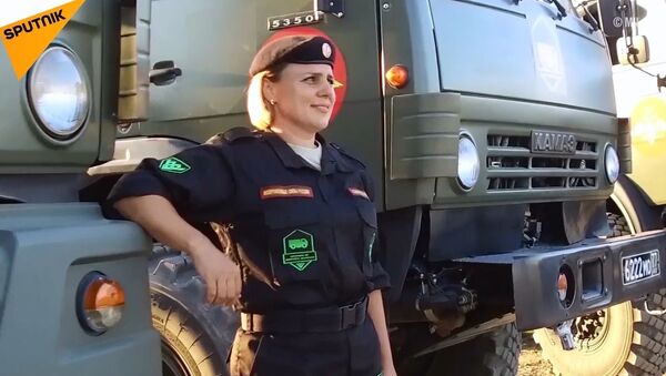 Rus kadın askerlerin katılımıyla nefes kesen kamyon yarışı - Sputnik Türkiye