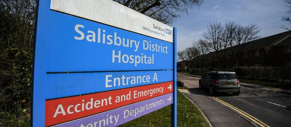 A sign of Salisbury District Hospital where former Russian agent Sergei Skripal and his daughter Yulia are treated - Sputnik Türkiye