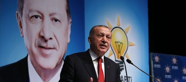 AK Parti Genel Başkanı, Cumhurbaşkanı Recep Tayyip Erdoğan, AK Parti Rize İl Başkanlığı Genişletilmiş İl Danışma Meclisi Toplantısı'na katılarak konuşma yaptı. - Sputnik Türkiye