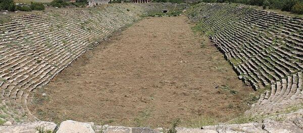 Antik stadyumda 'kombine' izleri Antik stadyumda 'kombine' izleri - Sputnik Türkiye