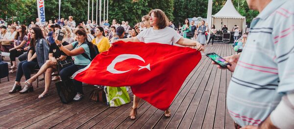 Türkiye Festivali ziyaretçisi. - Sputnik Türkiye