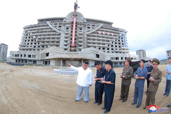 Kuzey Kore lideri Kim, Wonsan-Kalma turizm bölgesinde - Sputnik Türkiye