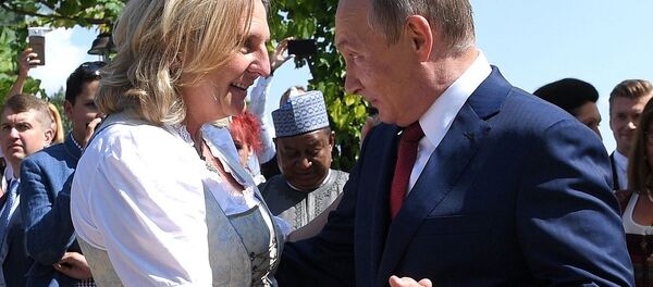 Putin-Kneissl - Sputnik Türkiye