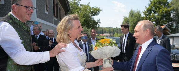 Avusturya Dışişleri Bakanı Karin Kneissl'ın düğününe katılan Putin - Sputnik Türkiye