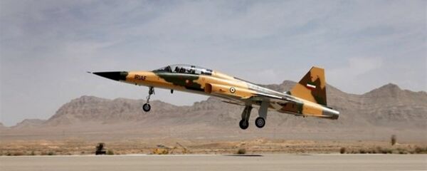 İran'ın ilk yüzde 100 yerli savaş uçağı Kevser (Koser) - Sputnik Türkiye