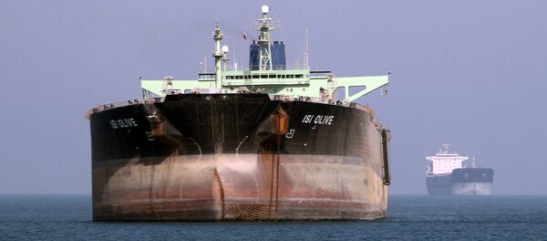 An oil tanker is seen off the port of Bandar Abbas, southern Iran (File) - Sputnik Türkiye