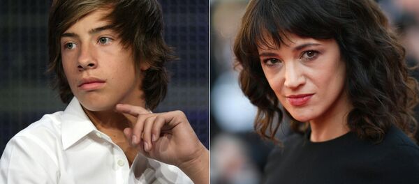 Jimmy Bennett- Asia Argento - Sputnik Türkiye