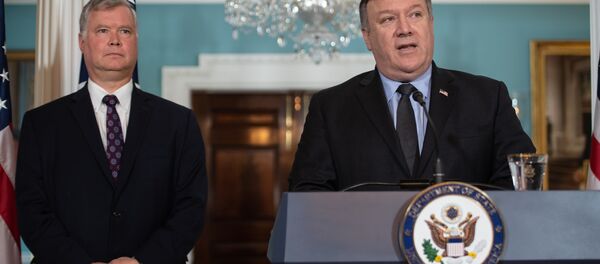 ABD Dışişleri Bakanı Mike Pompeo ve Kuzey Kore Özel Temsilcisi Stephen Biegun - Sputnik Türkiye