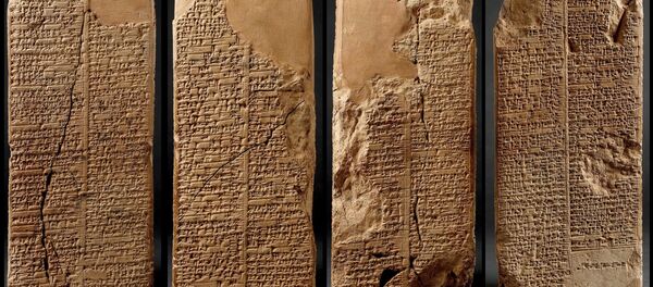 Dünya üzerinde ilk yazıyı MÖ.3300'lü yıllarda bulan Sümerlerin çivi yazısı tabletleri Dünya üzerinde ilk yazıyı MÖ.3300'lü yıllarda bulan Sümerlerin çivi yazısı tabletleri - Sputnik Türkiye
