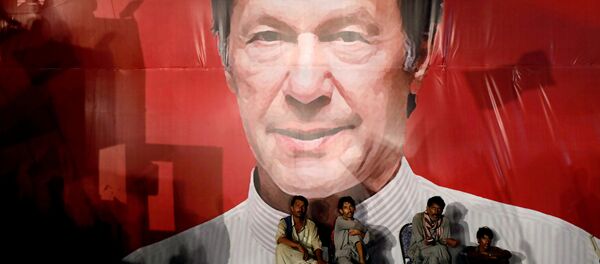 Pakistan'da başbakan seçilen İmran Han'ın mitinginden bir enstantane - Sputnik Türkiye