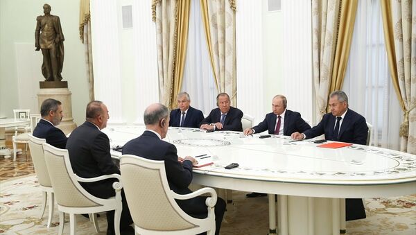 Putin: Rusya ile Türkiye, Suriye krizini çözmek için derin ekonomik işbirliği yapabilir - Sputnik Türkiye